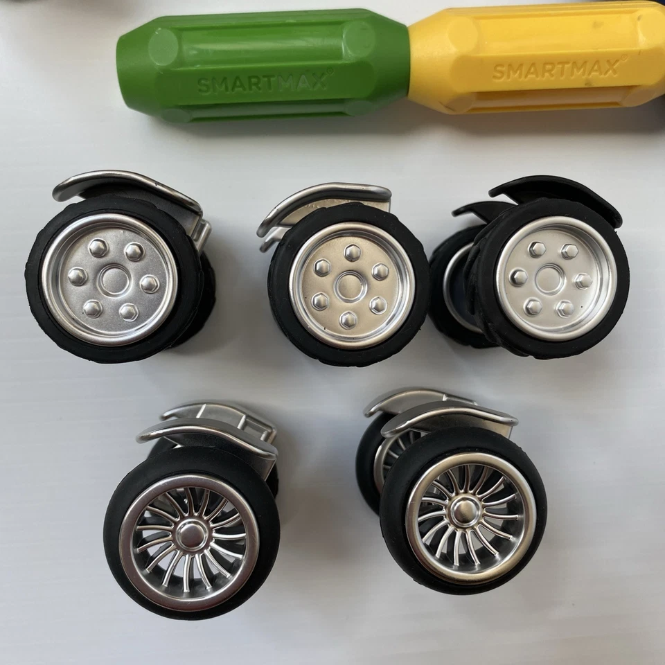 SmartMax Magnetic Discovery Power Vehicles Parts Lot of 14 Pieces Truck Wheels - Image 4 of 4