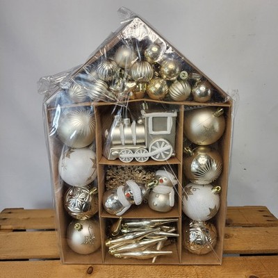 70-teiliges Weihnachtskugel-Set Baumbehangschmuck Gold & Weiß gemischte Designs UK 