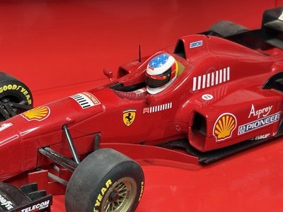 1:18 *BOXED MINICHAMPS F1 Formula 1 FERRARI F310/2 Michael