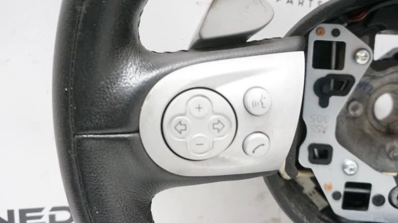 07-15 Mini Cooper 1.6L Volante Cuero con Botones de Control 32-30-6-794-625 Foto 3 de 4