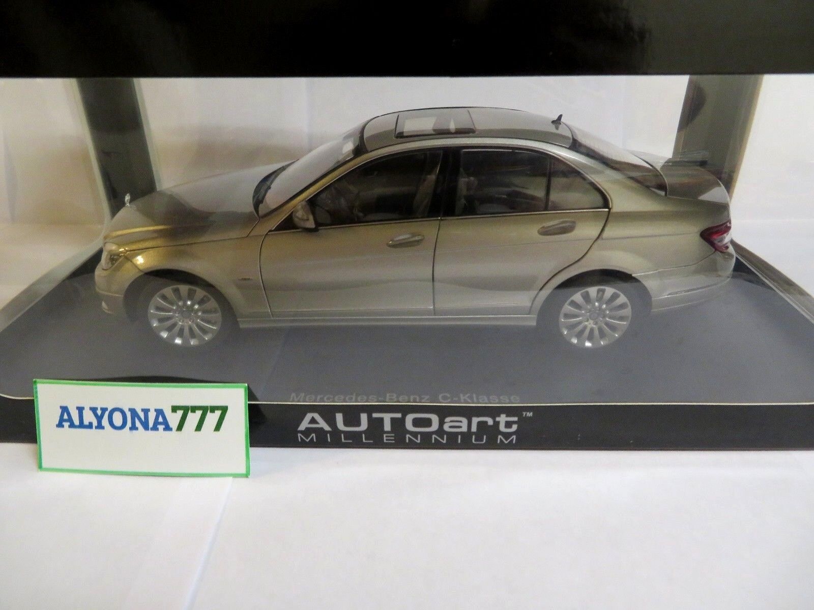 AUTOart Millennium 1/18 MERCEDES BENZ 4-Door Sedan C-Klasse DIECAST CAR  MODEL