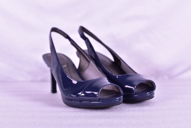 lifestride navy pumps