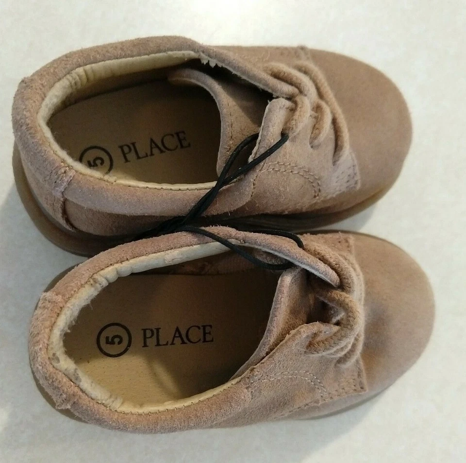 The Children's' Place Zapatos Talla 5 Botas de Gamuza Tostadas Bebé Niño Cordones Nuevo Cuero Foto 4 de 4