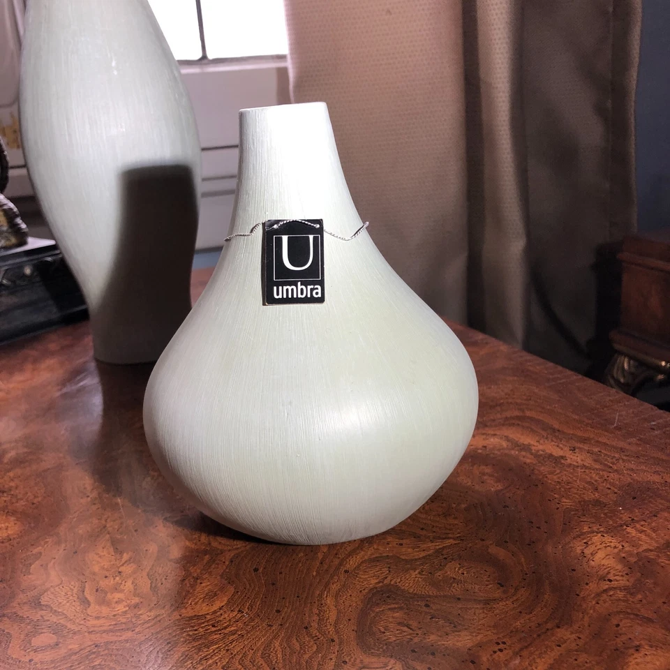 RARO Par de Vaso Umbra – Design Moderno dos Anos 2000 – 16" Feixe e Casca de 6,5" – Verde Cacto - Imagem 2 de 4