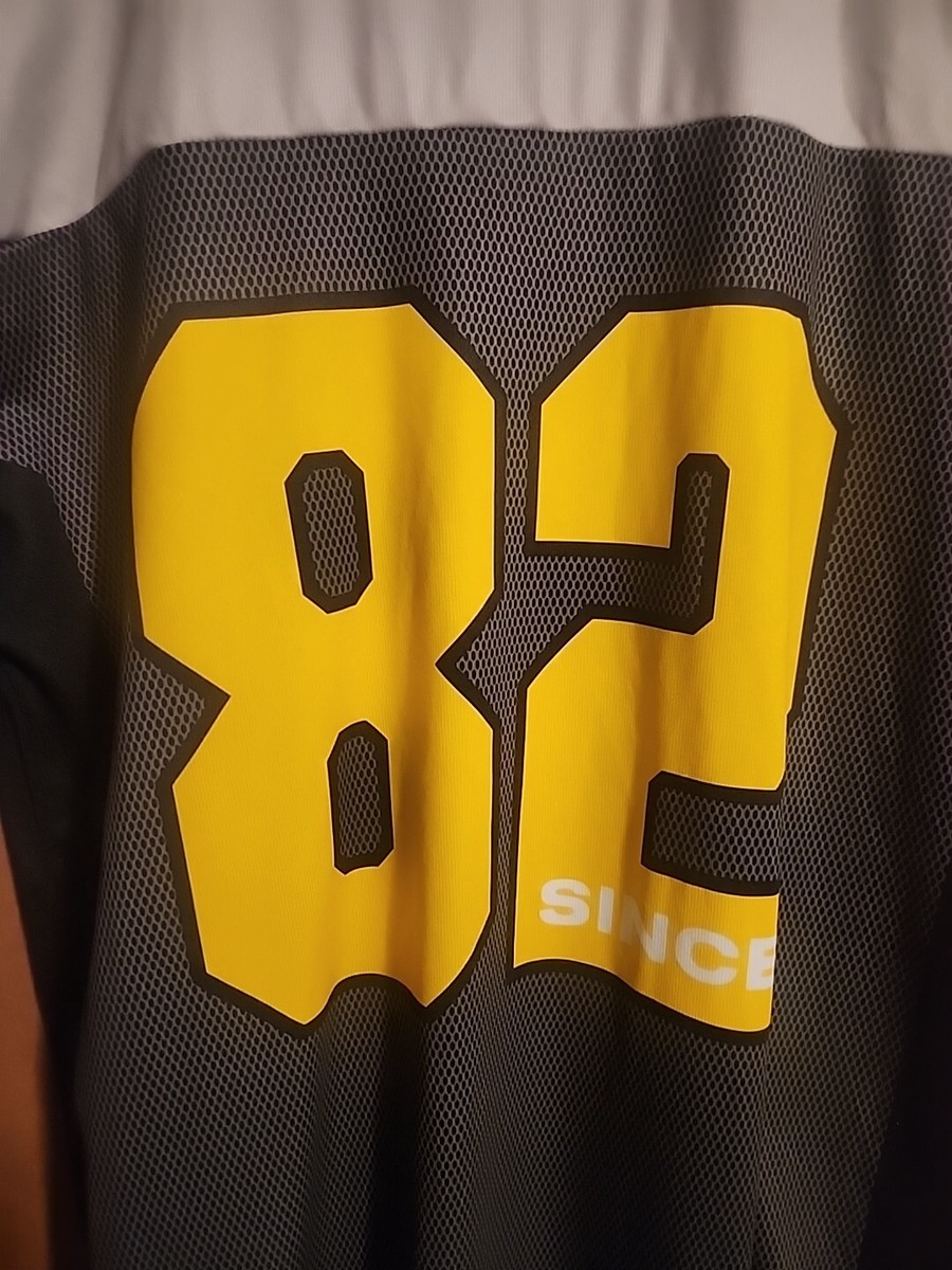 BUFFALO WILD WINGS アメリカンフットボールシャツ 82 Buffalo