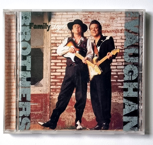 CD : THE VAUGHAN BROTHERS : Family Style - Bild 1 von 2