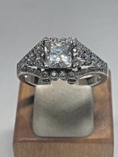 925 Silver Bridal Wedding Ring Featuring a Square Cut Cubic Zirconia 5g Sz 9