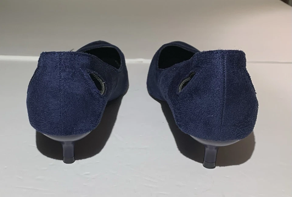 Zapatos de tacón de gatito azul marino talla 10 para mujer nuevos sin etiquetas con recortes en cada lado Foto 2 de 4