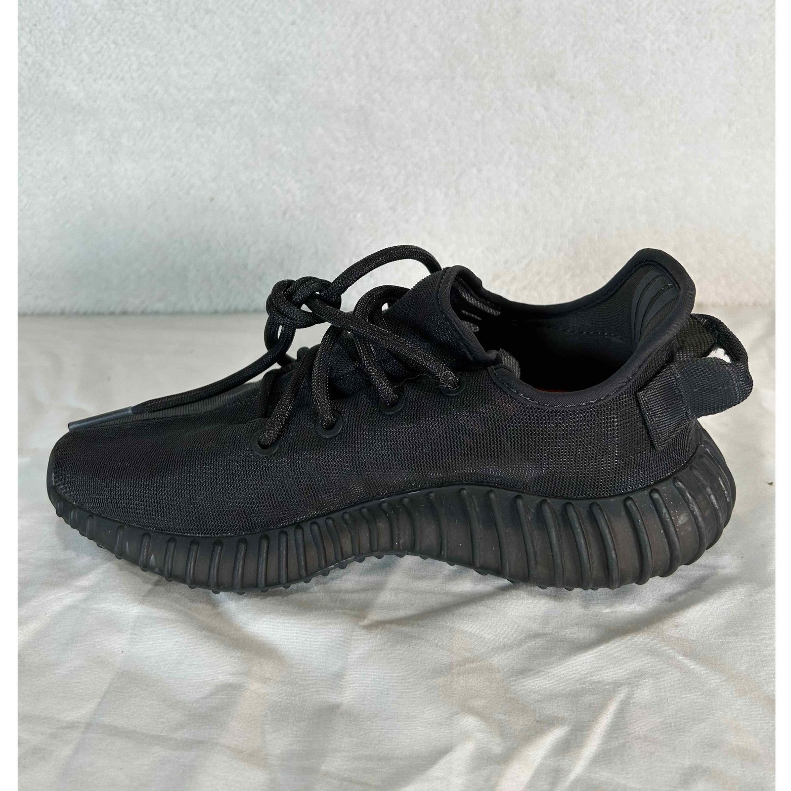 Adidas Yeezy Boost 350 V2 Originals Black Sneakers GX3791 Unisex Size 4.5 in Box thumbnail 17