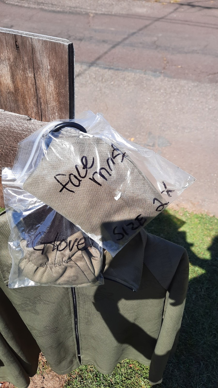 Scentlok Hunting Outfit - 2x -Includes Pants, Jacket, Gloves, and Face Mask