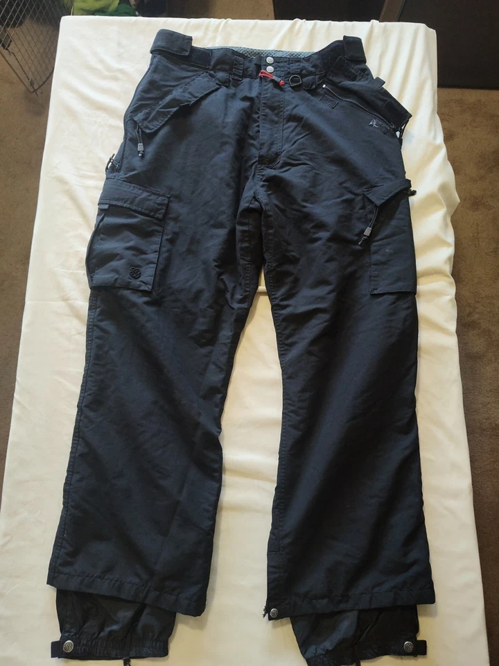 MEZCLA ESPECIAL TECNOLOGÍA IMPERMEABLE BRÚJULA SERIE HOMBRE TALLA MEDIANA Foto 2 de 4