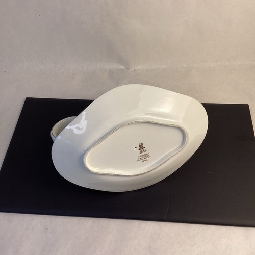 Vintage Wedgwood Columbia Pattern (brown and gold) Attached Gravy Boat/plate - Picture 5 of 6