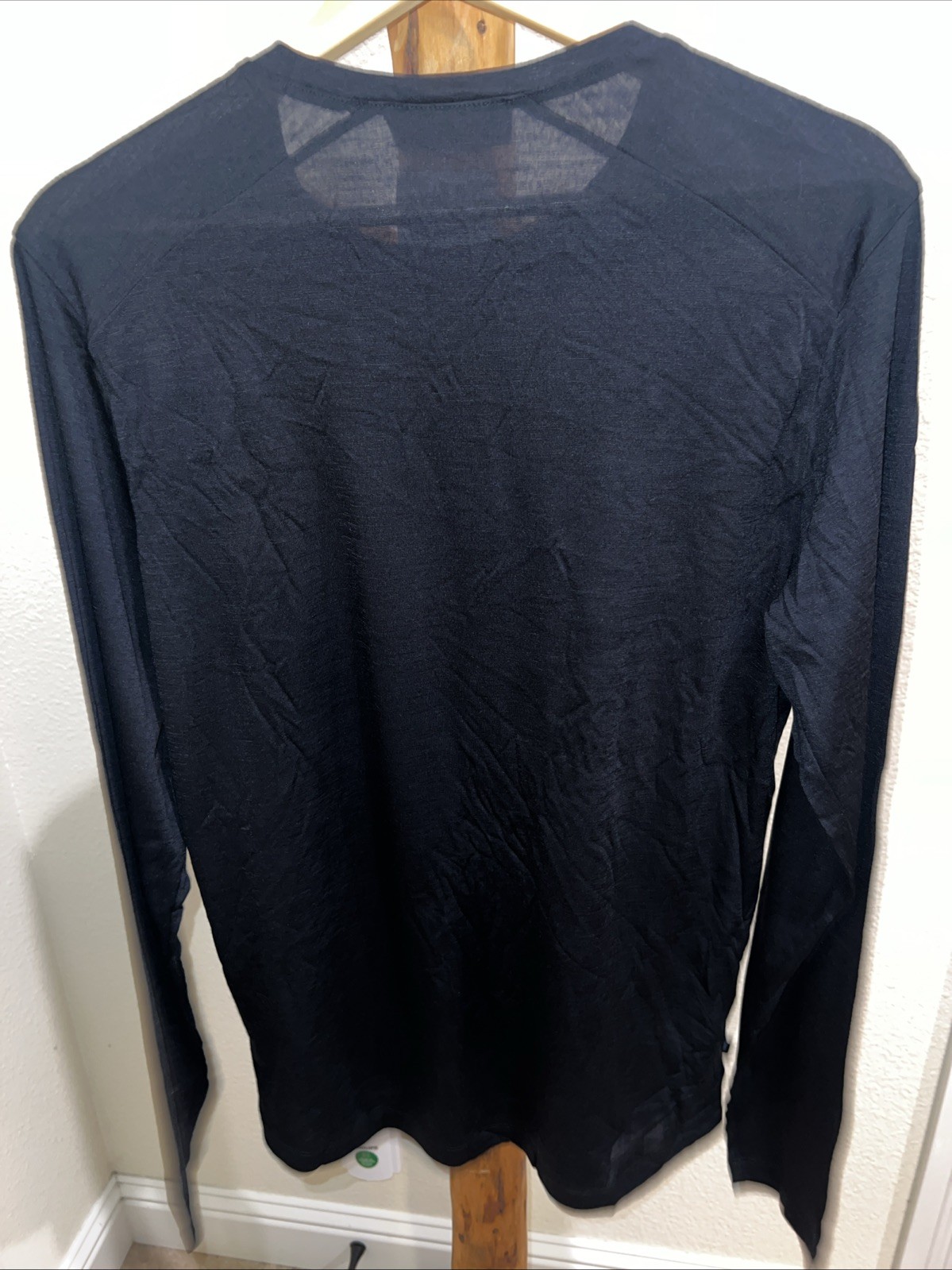 NWT Icebreaker Cool-Lite Merino Wool Blend LS Shirt Mens Medium Black Base Layer