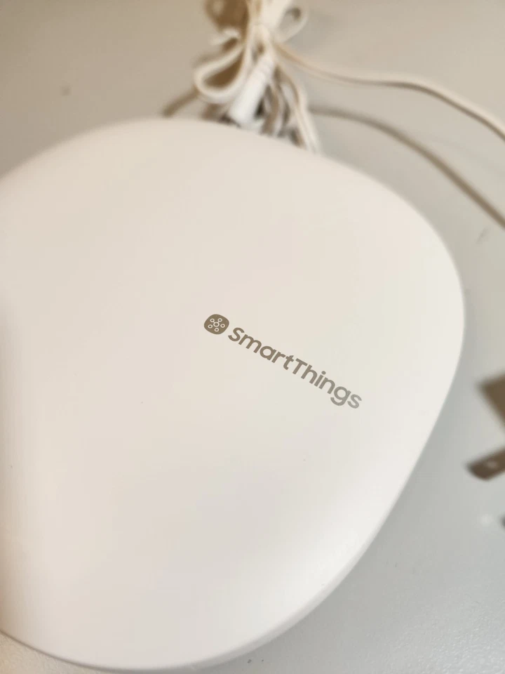 Samsung SmartThings Hub V3 IM6001-V3P01 Smart Home Automation WiFi Zigbee ZWave Foto 2 de 4