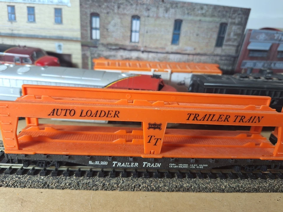 Two ho Trailer Train Auto Loaders - Image 3 of 4