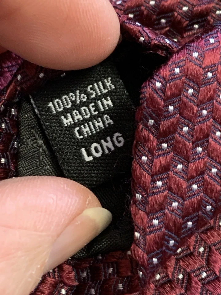 Corbata de seda Jos A Bank Traveler larga roja borgoña micro puntos resistente a las manchas Foto 4 de 4