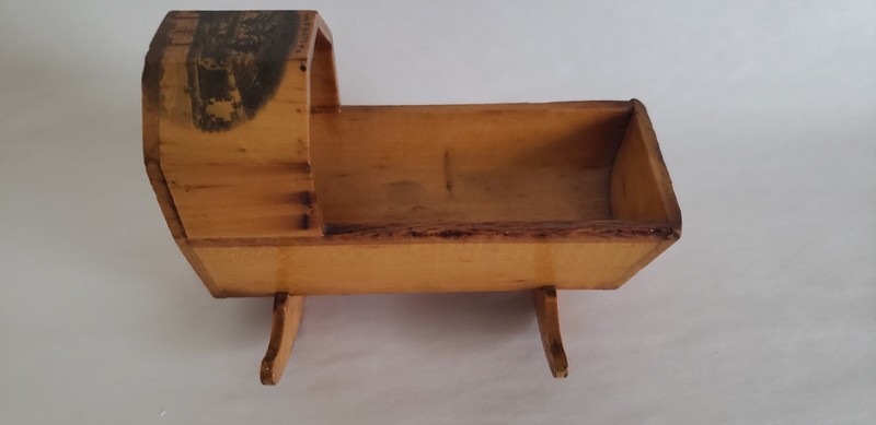 Mauchline Ware Cradle Thread Holder Ballymena Wood Treen