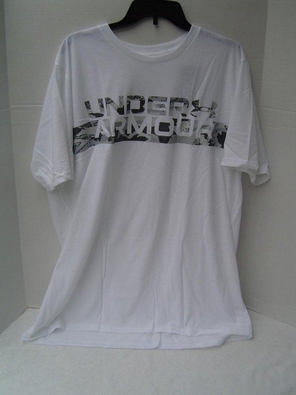 NEW MENS UNDER ARMOUR WHITE LOOSE FIT SHIRT W/GRAY CAMO CHEST STRIPE SIZE XLT