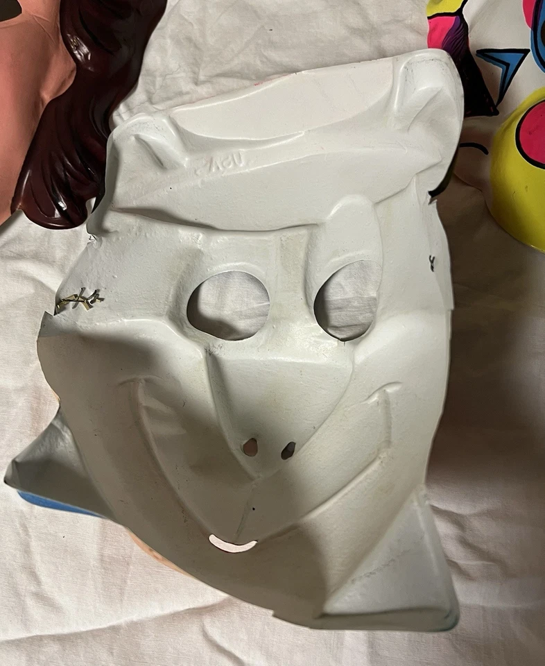 7 vintage 70s 80s Halloween Masks Rambo/ET/Garfield/ALF/Yogi Bear/Clown - Image 3 of 4