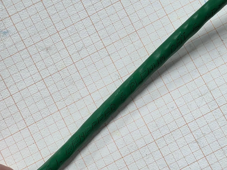 Cable de red Prysmian GenSPEED 6 23/4P Cat6 CMP verde plenum/100 pies Foto 4 de 4