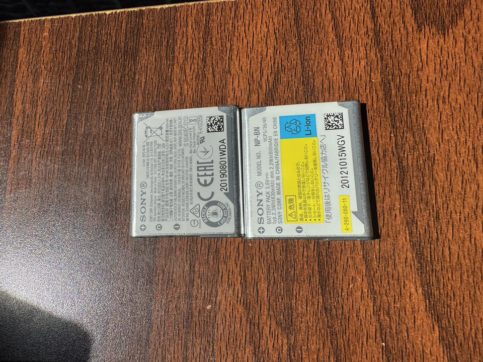 Lote de 2 baterías originales Sony NP-BN solo para Japón  Foto 2 de 2