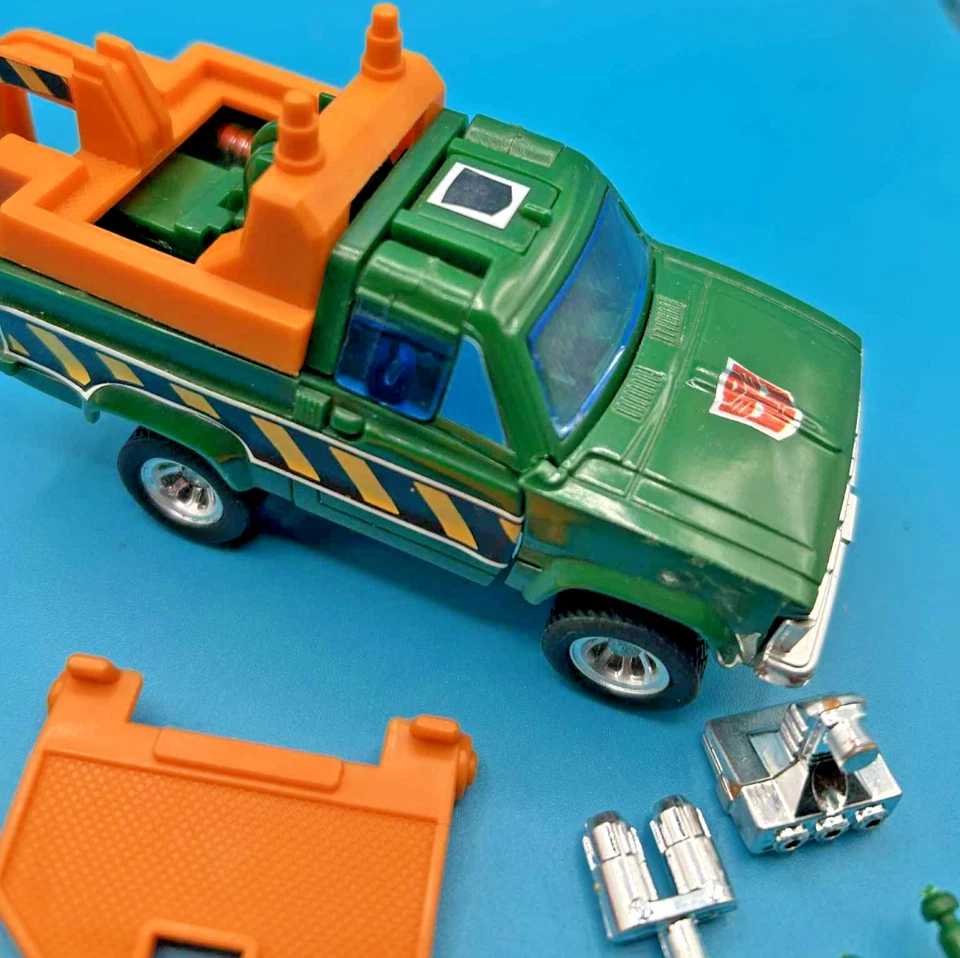 Vintage Transformers G1 Autobot Hoist Figure 1985 TAKARA JAPAN 100% complete - Image 2 of 4