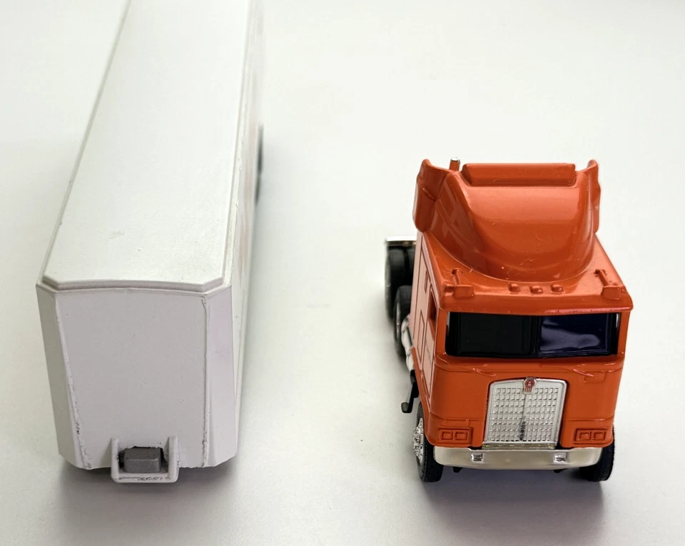 ERTL - Kenworth COE Tractor and Trailer - Victor Recreation Products - 1:64 - Image 2 of 4
