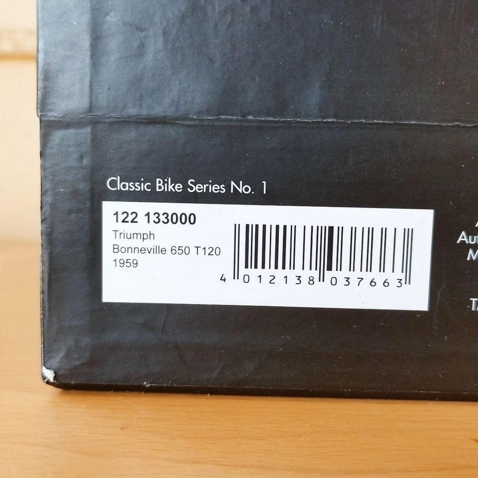 Minichamps Triumph Bonneville 650 Diecast Motorcycle Model Replica Collectible - Image 4 of 4