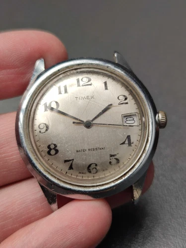 VTG TIMEX WRIST WATCH 37.3 mm FOR Parts Or REPAIR 26553 10578