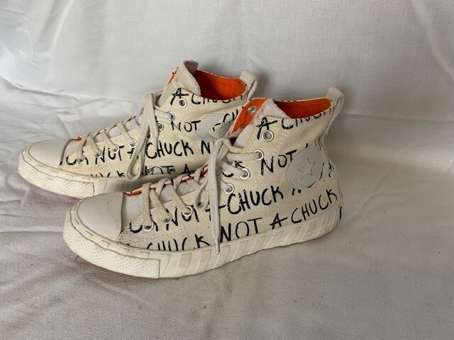 SAOLA Converse Not a Chuck High UNT1TL3D. Taglia 9 5 Buone condizioni usate