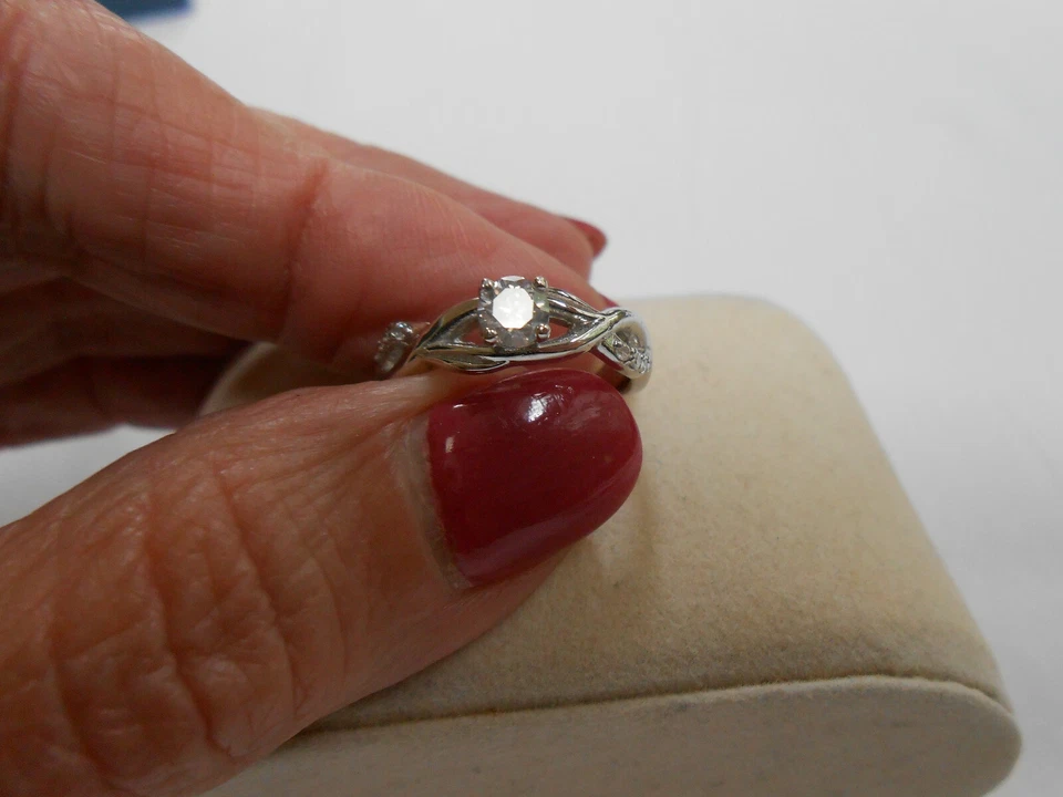 Anillo solitario de diamantes de oro blanco de 14 quilates de 0,50 quilates talla 7, NUEVO con certificado de autenticidad Foto 3 de 4