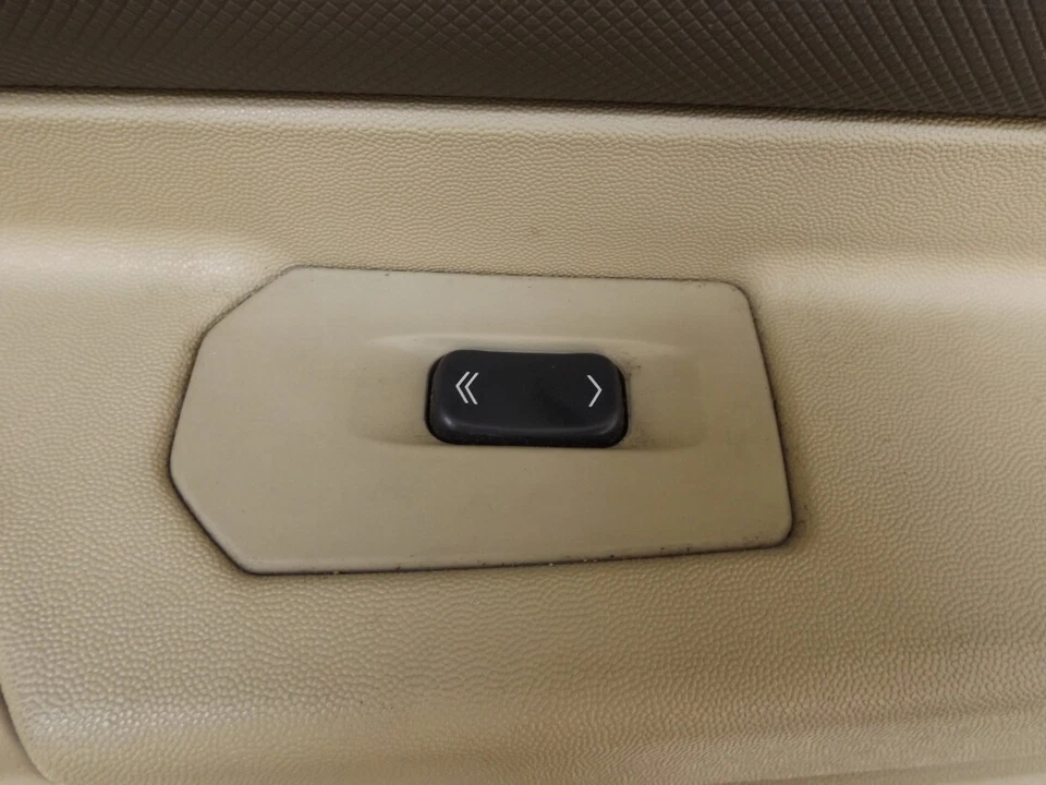 2004-2009 Cadillac SRX Passenger Rear RR Interior Door Panel Used OEM 19153288 - Изображение 3 из 4