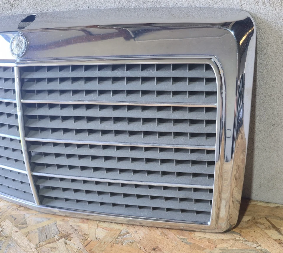 Mercedes W124 E CE TE Calandre  Masque de radiateur 1248820223 - Photo 3/4