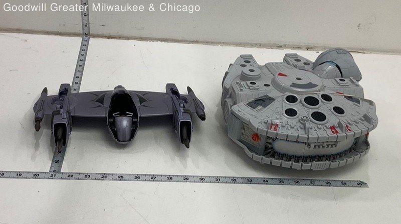 Hasbro Gray Assorted Star Wars Spaceships Millennium Falcon Naboo Fighter