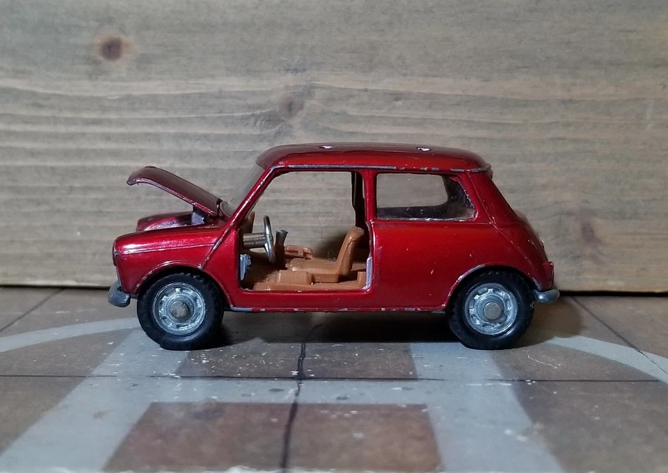 MEBETOYS A-28 INNOCENTI MINI MINOR SCALA 1:43 ROSSO METALLIZZATO PARTI MANCANTI - Immagine 3 di 4