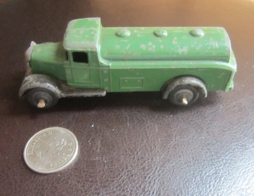 Vintage Dinky Toys Green PETROL TANKER DIECAST TRUCK Mecanno Made in England