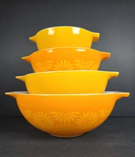 PYREX Daisy Sunflower 441 442 443 444 Cinderella Nesting Mixing Bowl Set