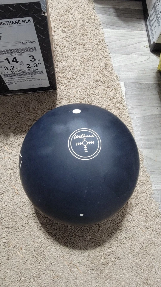 Bola de boliche Hammer Black Widow uretano negra sólida en el extranjero | 14 libras Foto 4 de 4