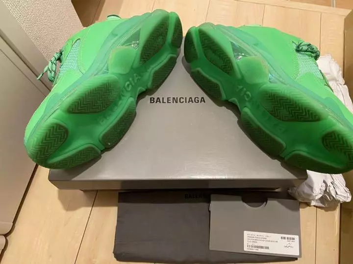 Balenciaga triple s shop neon green clear sole