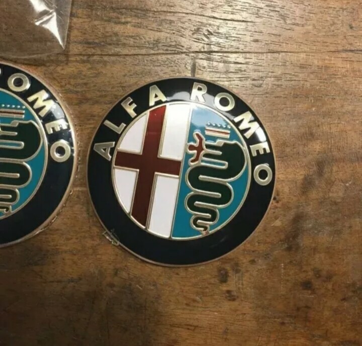 Stemma 74mm 147 156 159 2 Stemmi Adesivi ALFA ROMEO 74 Mm - Per 147, 156, 159, Giulietta, Mito, Anteriore/posteriore Logo Alfa Romeo Anteriore Posteriore 74mm - Foto 9