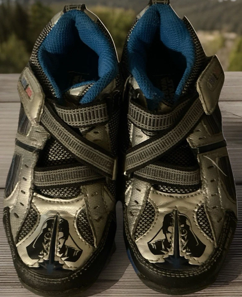 Кроссовки для мальчиков Star Wars Light Up💥 Jedi to Sith черные/синие размер 11,5 Вт - Изображение 2 из 4