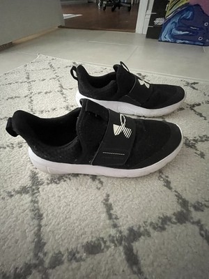 Under Armour Grade School Flash Black and White Sneakers Size 7Y. Worn Once