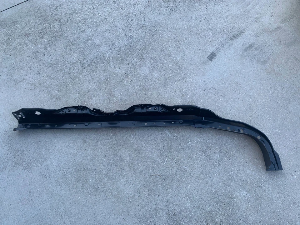 Soporte de radiador barra de amarre superior genuino Toyota 53205-0C050 - se adapta a Tundra 2014-202 Foto 4 de 4