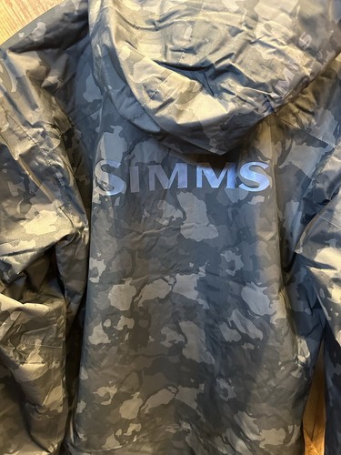 NWTS-2025-Simms Challenger Fishing Jacket - Regiment Camo Dark Carbon large - Picture 2 of 2
