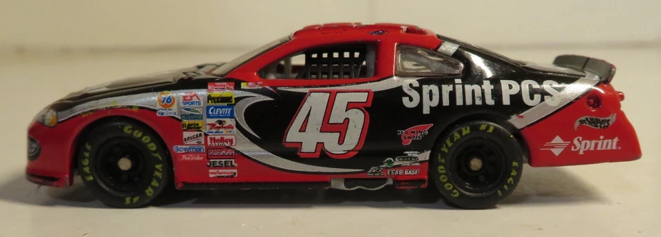Coche de carreras suelto Kyle Petty Sprint 2000 #45 calibre 1/64 equipo NASCAR diecast Foto 2 de 4