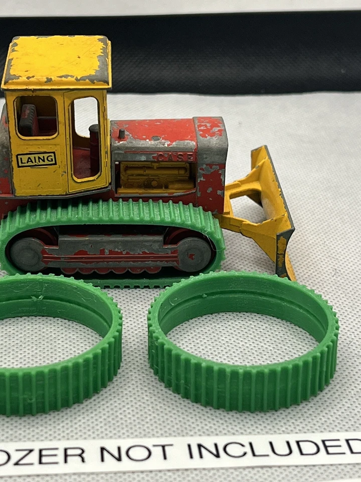 1 PAIR OF green TRACKS FOR MATCHBOX KING SIZE NO K 17 CASE LAING TRACTOR DOZER - Image 2 of 3