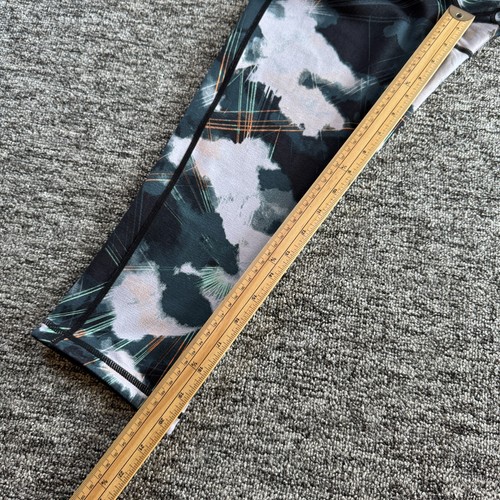 Sweaty Betty Leggings Womens Size Large Clouds Print 3/4 Length Gym Workout - Picture 6 of 7