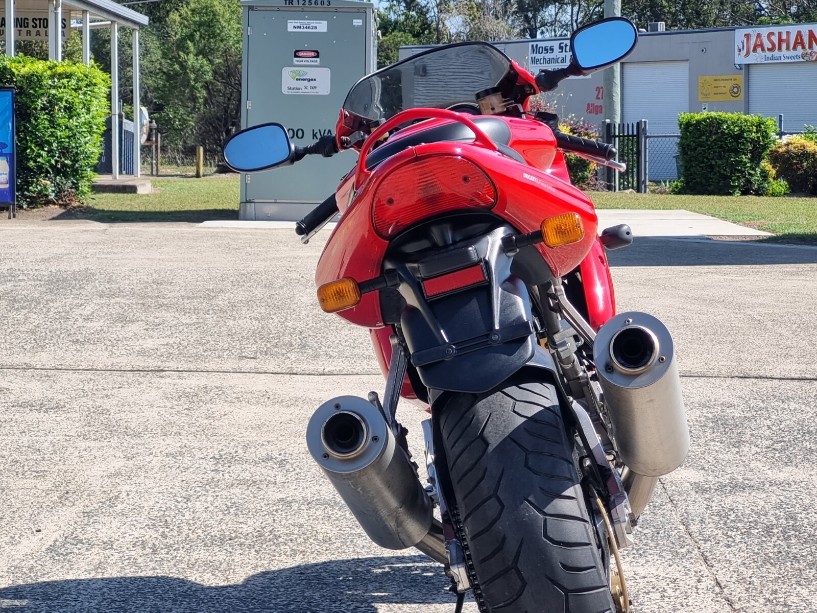 Picture 4 of 18