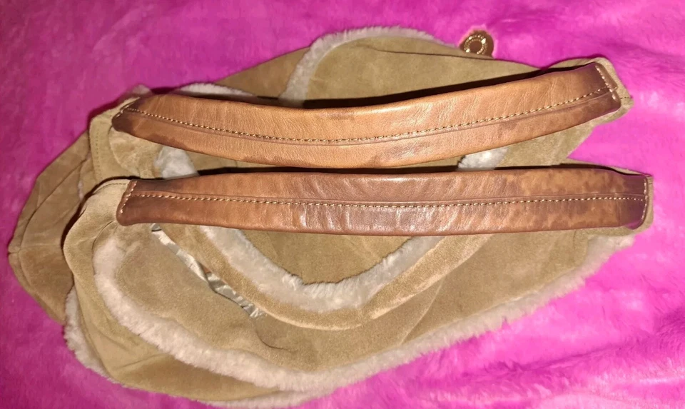 Bolsa de ombro UGG Hobo pele de cordeiro - Imagem 3 de 4
