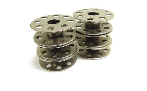 6 Genuine Vintage Singer Metal Bobbins for Singer Featherweight 221-222 - Picture 6 of 10